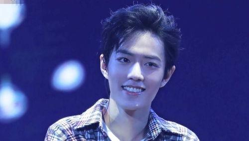 独家爆料 =明星明星宣布新作,明星明星重磅新作即将来袭！